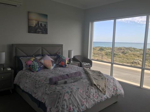 Beach House At SeaScapes.. - Accommodation Nelson Bay 6