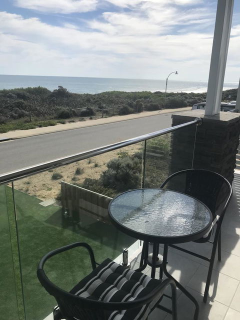 Beach House At SeaScapes.. - Accommodation Nelson Bay 14
