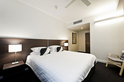 St Catherine\'s On Park - Nelsons Bay Accommodation 9