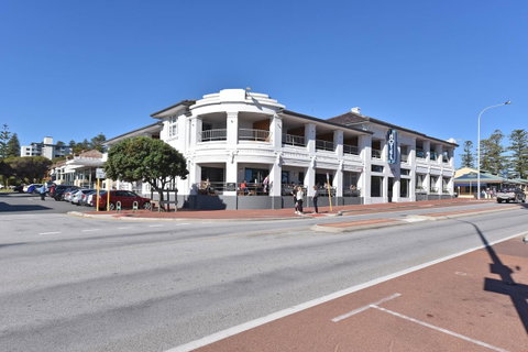 Cottesloe Apartment Close To Beach - Accommodation Nelson Bay 23