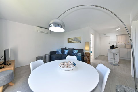 Cottesloe Apartment Close To Beach - Accommodation Nelson Bay 4