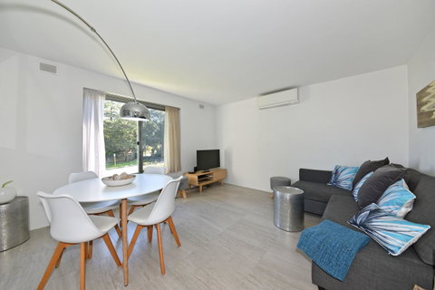 Cottesloe Apartment Close To Beach - Accommodation Nelson Bay 17