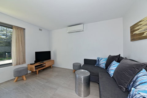 Cottesloe Apartment Close To Beach - Accommodation Nelson Bay 10