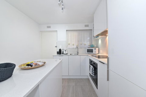 Cottesloe Apartment Close To Beach - Accommodation Nelson Bay 3