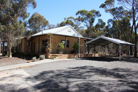 Kendenup Cottages And Lodge - Accommodation Nelson Bay 20