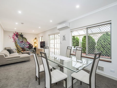 Luxury Federation Style Home - Sleeps 10 - Accommodation Nelson Bay 0