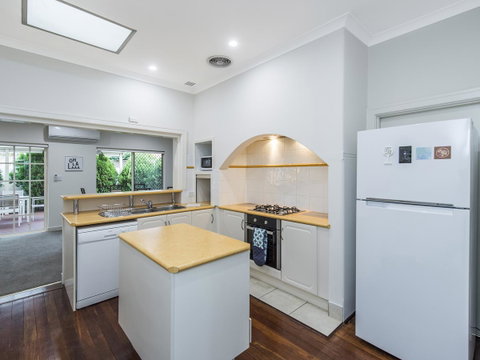 Luxury Federation Style Home - Sleeps 10 - Accommodation Nelson Bay 6