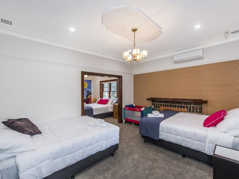 Luxury Federation Style Home - Sleeps 10 - Accommodation Nelson Bay 11