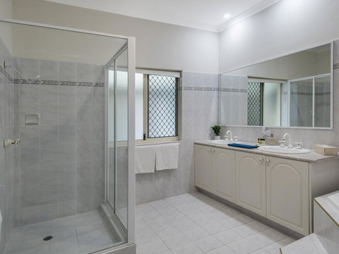 Luxury Federation Style Home - Sleeps 10 - Accommodation Nelson Bay 13