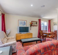 Brilliant neat convenient family-friendly house - Accommodation Nelson Bay