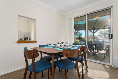Como South Perth Villa - Accommodation Nelson Bay 0