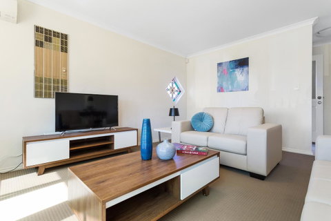Como South Perth Villa - Accommodation Nelson Bay 1
