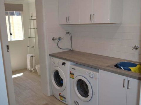 Caravel Beach House Mandurah - Accommodation Nelson Bay 33