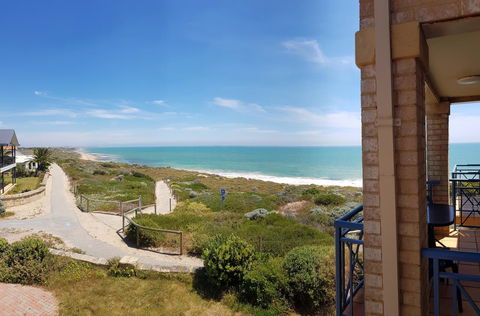 Caravel Beach House Mandurah - Accommodation Nelson Bay 2