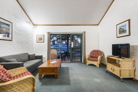 Cottesloe Beach Chalets - Accommodation Nelson Bay 33