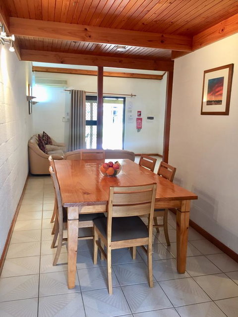 Cottesloe Beach Chalets - Accommodation Nelson Bay 17