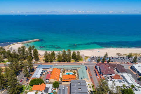 Cottesloe Beach Chalets - Accommodation Nelson Bay 13