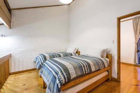 Cottesloe Beach Chalets - Accommodation Nelson Bay 35