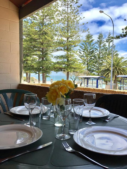 Cottesloe Beach Chalets - Accommodation Nelson Bay 1