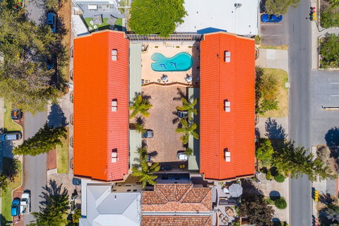 Cottesloe Beach Chalets - Accommodation Nelson Bay 14
