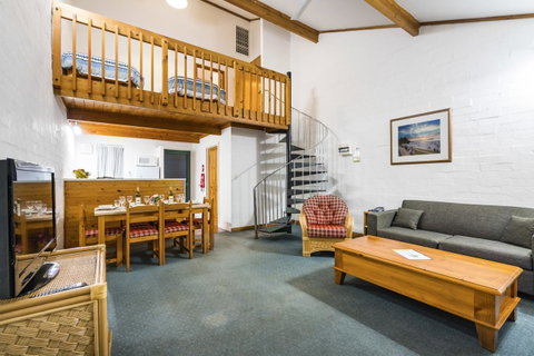 Cottesloe Beach Chalets - Accommodation Nelson Bay 32