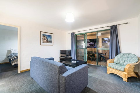 Cottesloe Beach Chalets - Accommodation Nelson Bay 37