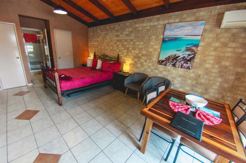 Esperance Foreshore Apartments - Accommodation Nelson Bay 4