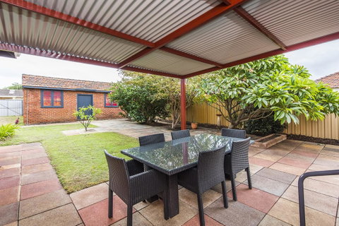 Big House Heated Pool 11 Beds Como / South Perth / Applecross - Accommodation Nelson Bay 26