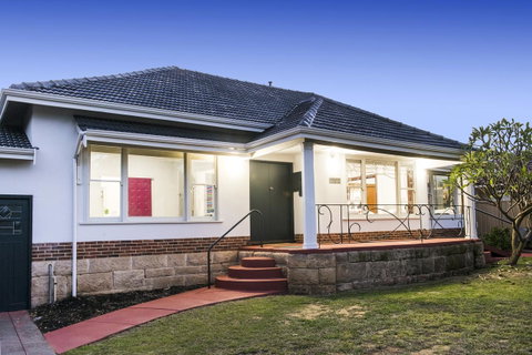 Big House Heated Pool 11 Beds Como / South Perth / Applecross - Accommodation Nelson Bay 5