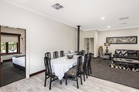 Big House Heated Pool 11 Beds Como / South Perth / Applecross - Accommodation Nelson Bay 13