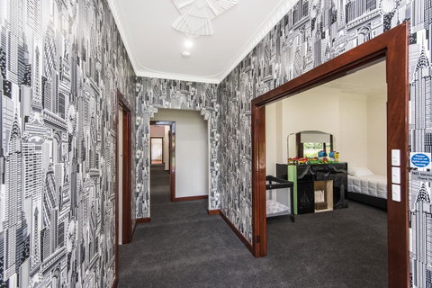 Big House Heated Pool 11 Beds Como / South Perth / Applecross - Accommodation Nelson Bay 10
