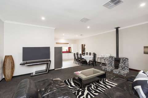 Big House Heated Pool 11 Beds Como / South Perth / Applecross - Accommodation Nelson Bay 2
