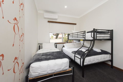 Big House Heated Pool 11 Beds Como / South Perth / Applecross - Accommodation Nelson Bay 18