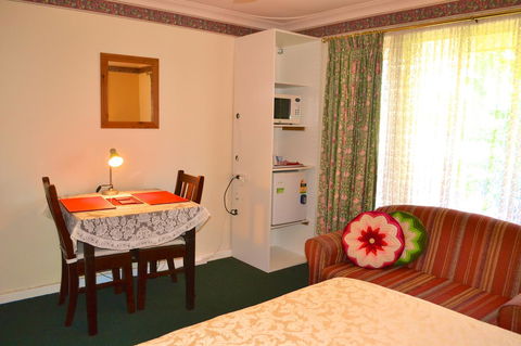 Palms Bed & Breakfast - Nelsons Bay Accommodation 14