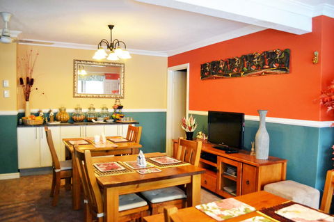 Palms Bed & Breakfast - Nelsons Bay Accommodation 9