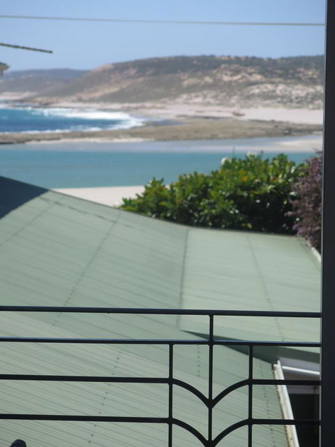 Kalbarri Riverfront Unit - Accommodation Nelson Bay 5