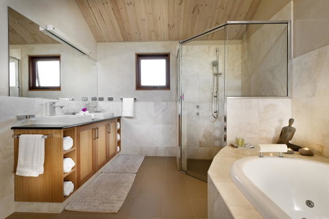 Aiyana Retreat - Accommodation Nelson Bay 3