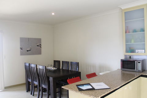 Seas The Day - Jurien Bay - Accommodation Nelson Bay 2