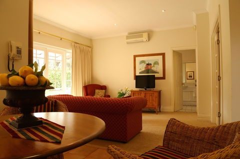 Two Sisters Chalets - Accommodation Nelson Bay 28