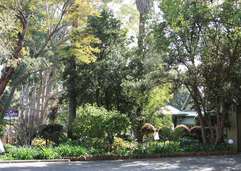 Two Sisters Chalets - Accommodation Nelson Bay 0