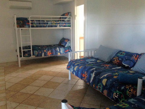 Lemon Tree Lodge - Nelsons Bay Accommodation 8