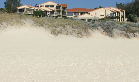 Scarborough & Absolutely Beachfront - Accommodation Nelson Bay 0