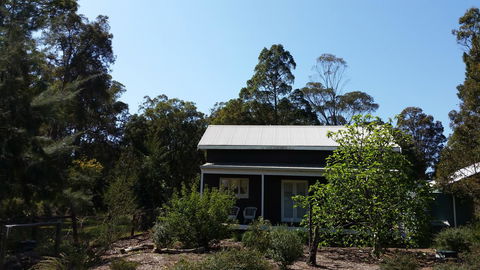 Di's Cabin In Dwellingup - Nelsons Bay Accommodation 3