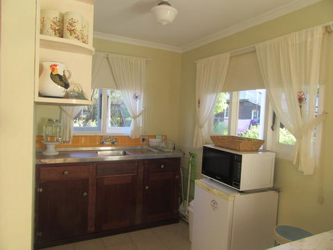 Di's Cabin In Dwellingup - Nelsons Bay Accommodation 18