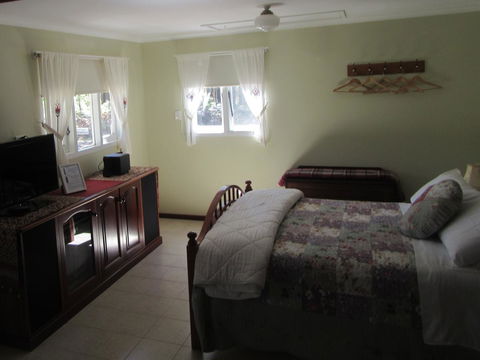 Di's Cabin In Dwellingup - Nelsons Bay Accommodation 10