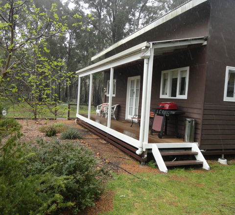 Di's Cabin In Dwellingup - Nelsons Bay Accommodation 7