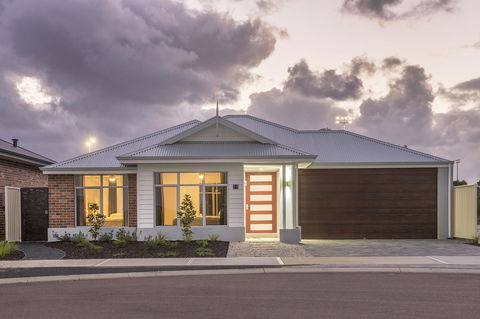 15 Cabot Close - Accommodation Nelson Bay 0