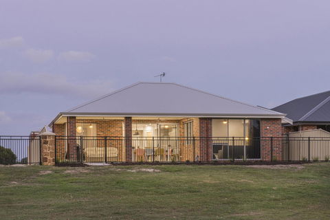 15 Cabot Close - Accommodation Nelson Bay 23