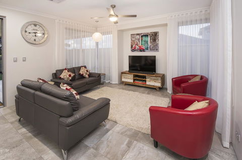 15 Cabot Close - Accommodation Nelson Bay 14