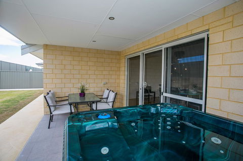 Indian Ocean Retreat - Accommodation Nelson Bay 12